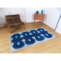 70Er Jahre Teppich Schurwolle Blau Weiß Pop Art Vintage Mid-Century Design Rya 70Er Jahre Teppich Schurwolle Blau Weiß Pop Art Vintage Mid-Century Design Rya von Yonage