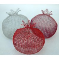 Einzigartige Handgefertigte Metalldraht Gehäkelte Granatapfel Skulptur - Perfektes Einweihungsgeschenk Einzigartige Handgefertigte Metalldraht Gehäkelte Granatapfel Skulptur - Perfektes Einweihungsgeschenk von Yoola