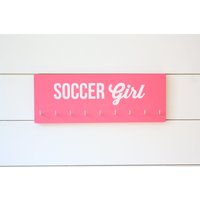 Fußball-Mädchen-Medaille-Halter - Medium von YorkSignShop
