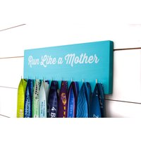 Läuft Medaille Halter - Laufen Wie Eine Mutter Medium von YorkSignShop