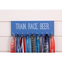 Marathon-Medaille Halter - Zug. Rennen. Bier. -Medium von YorkSignShop