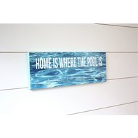Schwimmen Medaille Halter - Ist Zuhause Wo Der Pool Medium von YorkSignShop