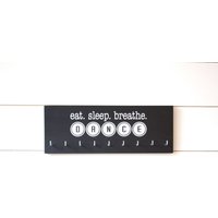 Tanzen-Medaille Halter/Display - Essen. Schlafen. Atmen. Tanz Medium von YorkSignShop