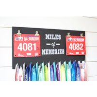 startnummer Und Medaille Halter - Meilen Von Erinnerungen Extra Groß von YorkSignShop