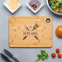 "Personalisiertes Graviertes Schneidebrett "Barbeque-Thema Grill Design"." von YouPersonalise