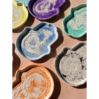 Bunte Marmor Beton Fadimas Hand | Hamsa Böser Blick Amulett Handgefertigtes Schutzsymbol Wohnkultur Muttertagsgeschenk von YouaDesign