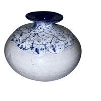 Vintage Blau & Weiß Keramik Vase Signiert von YoungsThingsandStuff