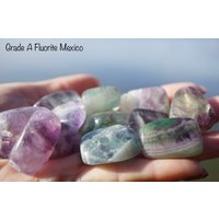 Roher Oder Getrommelter Regenbogen Fluorit Klasse A Mittlere Größe 0, 8-2 "' - Heilender Kristall Roher Oder Getrommelter Regenbogen Fluorit Klasse A Mittlere Größe 0, 8-2 "' - Heilender Kristall von YourCrystalShop