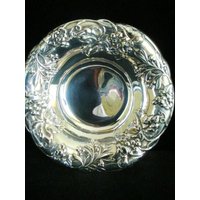 Silberplatte Schale Pilgrim Silver Co Vintage Candy Dish Repousse "Silberplatte Geschenk Tabletop Decor Housewarming Geburtstag von YourFineHouse