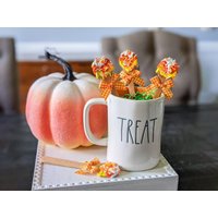 Gestufter Minilöffel Von Candy Corn, Halloween-Tassendekor, Gestuftes Tablett Rae Dunn, Halloween-Becherdeckel von YourFourSeasonsDecor