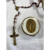 Antiker Amythyst Kristall Perlen Gold Metall Rosenkranz Mit Runder Kind Von Prag Box Antiker Amythyst Kristall Perlen Gold Metall Rosenkranz Mit Runder Kind Von Prag Box von YourTurnVintageStore