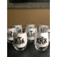 Monogramm Weingläser von YoursTrulyElleDesign