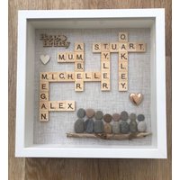 Scrabble Kieselstein Familie, Rahmen, Personalisierter Geschenk Handgemachtes Für Die Neues Zuhause Geschenk, Weihnachtsgeschenke von YouveBeenFramedbySJ