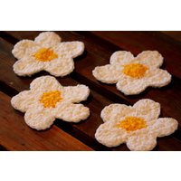 Blumen Untersetzer Gehäkelt - 4Er Set, Handgemachte Untersetzer, Getränke Untersetzer, Daisy Kaffeebecher, Tassenset Tee Untersetzer von YoyoStrings