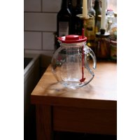 Vintage Glaskrug Mit Eiskühler Und Rührstab/Hergestellt Von M.t.plast Krug Für Getränke Retro Glas Geschirr Italien 80Er Jahre Vintage Glaskrug Mit Eiskühler Und Rührstab/Hergestellt Von M.t.plast Krug Für Getränke Retro Glas Geschirr Italien 80Er Jahre von Yugoslovanka