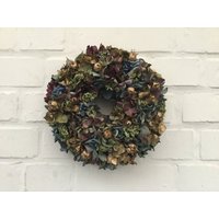 Echter Hortensien Kranz in Blau Mit Goldenen Akzenten Ø 24 cm von YukiwariSouShop