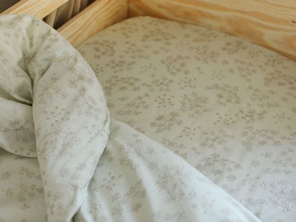 Yumeko Kinder-Spannbettlaken Baumwollsatin Natural Bloom Yumeko Kinder-Spannbettlaken Baumwollsatin Natural Bloom von Yumeko