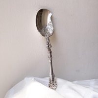 Vintage Silberplatte Dekorativer Großer Servierlöffel | Barock-Stil Sterling Silber Löffel Rustikales Reich Verziertes Bauernhaus Besteck von YuuenCollection