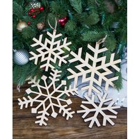 4Er Set Schneeflocke Weihnachtsverzierung Aus Holz Rustikale Weihnachtsdekoration Für Weihnachtsbaum Sfo100 von ZCDGifts