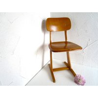 Vintage Kinderstuhl Kindermöbel Kinderzimmer Stuhl Schulstuhl Ablage Deko Holz Vintage Kinderstuhl Kindermöbel Kinderzimmer Stuhl Schulstuhl Ablage Deko Holz von ZEITJUWELEN