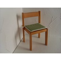 Vintage Kinderstuhl Sitzkissen Holz Kindersitz Kinderzimmer Kindermöbel von ZEITJUWELEN