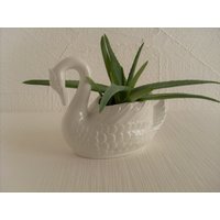 Vintage Schwan Porzellan Pflanztopf Übertopf Porzellanfigur von ZEITJUWELEN