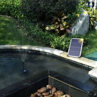 Zoternen 10 W Solar-Springbrunnenpumpe mit großem Panel, 3 Düsen, max. Wasserhöhe 100cm für Vogelbad, Aquarium, kleinen Teich, Gartendeko von ZOTERNEN