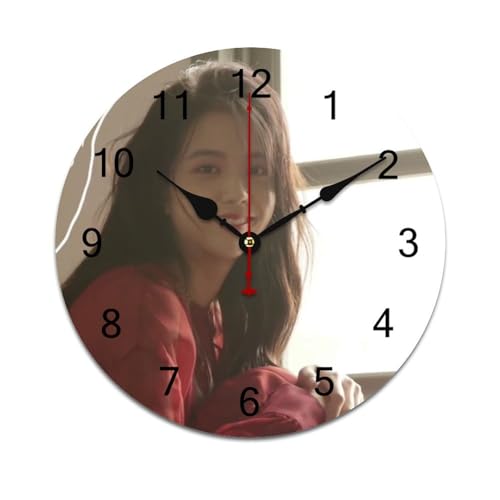 ZRCLXLVU Jisoo Minimalistische PVC-Wanduhr mit flüsterleiser Sweep-Sekunde und rahmenlosem Stil, perfekt für Schlafzimmer, Küche oder professionelle Einrichtungen. ZRCLXLVU Jisoo Minimalistische PVC-Wanduhr mit flüsterleiser Sweep-Sekunde und rahmenlosem Stil, perfekt für Schlafzimmer, Küche oder professionelle Einrichtungen. von ZRCLXLVU