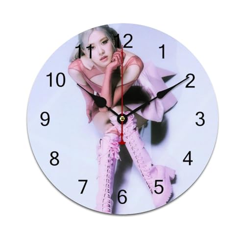 ZRCLXLVU ROSÉ Entworfen mit umweltbewusstem PVC, bietet diese rahmenlose Wanduhr einen leisen Betrieb und minimalistischen Stil, der für verschiedene Innenräume geeignet ist. von ZRCLXLVU