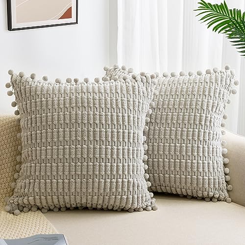 ZWJD 2er Set Beige Kissenbezug 40x40 Kordsamt Sofakissen Weiche Kissenhülle Boho Kissenbezüge Dekokissen Moderne Kissen Deko für Couch Schlafzimmer Zuhause Auto Dekor Zierkissenbezüge Hell Grau von ZWJD