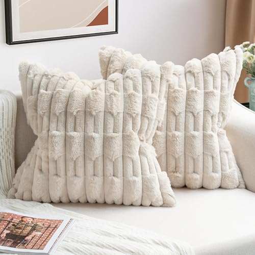 ZWJD 2er Set Beige Kissenbezug 50x50 Kunstpelz Plüsch Kissenbezüge Weiche Kissenhülle Flauschig Dekokissen Moderne Kissen Deko für Wohnzimmer Sofa Schlafzimmer Auto Dekor Sofakissen 50 x 50cm von ZWJD