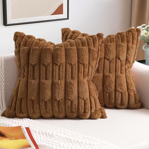ZWJD 2er Set Braun Kissenbezug 40x40 Kunstpelz Plüsch Kissenbezüge Weiche Kissenhülle Flauschig Dekokissen Moderne Kissen Deko für Wohnzimmer Sofa Schlafzimmer Auto Dekor Sofakissen 40 x 40cm von ZWJD