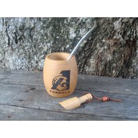 Personalisierter Mate - Traditionelles Calden Holz, Argentinian Tasse + Stroh Logo Namen, Initiale, Bonus Ein Löffel Yerba Mate von ZagannGifts