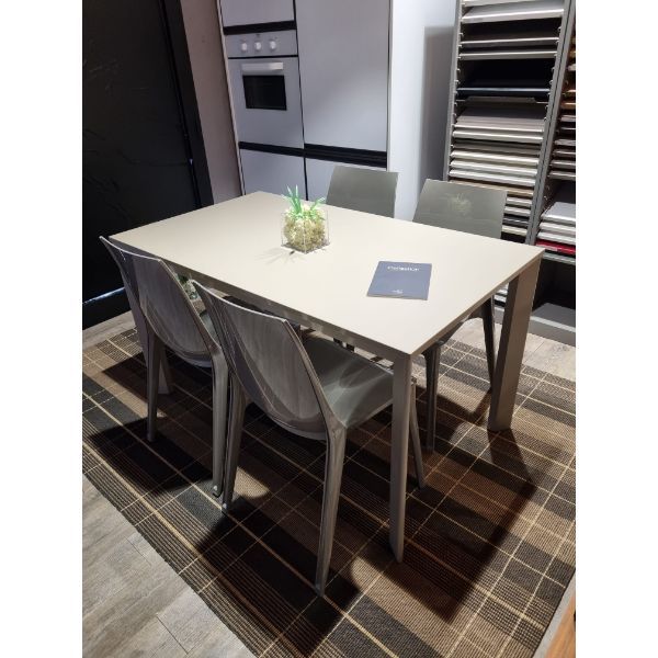 Vanity Esstisch Set mit 4 Stühlen, Zamagna von Zamagna