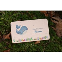 Brettchen Wal, Personalisiertes Brettchen, Hier Krümelt, Babygeschenk, Geschenk Zur Geburt, Taufgeschenk, Frühstücksbrettchen, Schildkröte von Zartmutig
