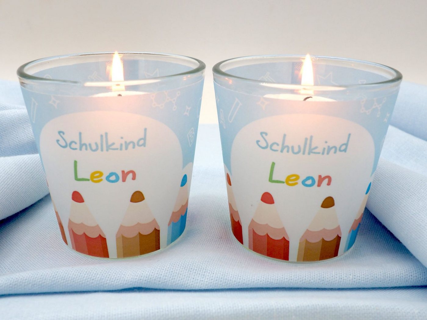 ZauberDeko Teelichthalter Windlicht Buntstifte Kerzenglas Votivglas Einschulung MIT NAME 7,5cm H ZauberDeko Teelichthalter Windlicht Buntstifte Kerzenglas Votivglas Einschulung MIT NAME 7,5cm H von ZauberDeko