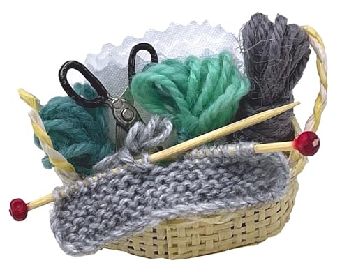 ZauberDeko Wichtel Zubehör Körbchen Strickkorb mit Strickzeug Stricknadel Wolle Schere 4,8 x 3,5 cm von ZauberDeko