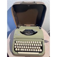 Tragbare Princess Standard Schreibmaschine Im Koffer 1965 Antik Tragbare Princess Standard Schreibmaschine Im Koffer 1965 Antik von ZauberhaftMarvelous