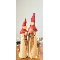 2Er Set Wichtel -Angebot - Handgemachte Keramiken, Advents - Und Weihnachtsdeko, Perfektes Weihnachtsgeschenk, Frostfest Für Haus Garten 2Er Set Wichtel -Angebot - Handgemachte Keramiken, Advents - Und Weihnachtsdeko, Perfektes Weihnachtsgeschenk, Frostfest Für Haus Garten von Zauberhaftkeramik