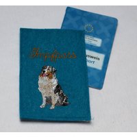 Australian Shepherd Aussie Blue Merle Hülle Heimtierausweis Filzhülle Impfpass Für Hundeausweis Impfpasshülle Filz Bestickt von Zauberstiche