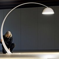 Zava 1962 LED Bogenleuchte weiß Zava 1962 LED Bogenleuchte weiß von Zava