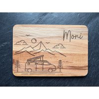 Personalisiertes Frühstücksbrettchen, Camping Wohnwagen, Holzbrettchen Graviert Mit Name Und Motiv von Zehn5Manufaktur