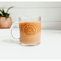 Gravierter Glaskrug. Lasergraviert. Logo. Verkauf. Spülmaschinenfest. Geschäfts-Logo. Zehr Gravur. Wunschgravur. Kaffee Becher von ZehrCustomEngraving