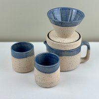 Handgemachtes Keramik Kaffee Übergießer Set Steingut Tropftabber Und Krug Handgemachtes Keramik Kaffee Übergießer Set Steingut Tropftabber Und Krug von ZekineCeramic