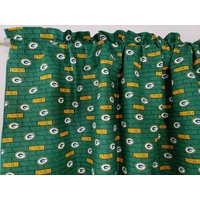 Green Bay Packers Fußball Sport Volant Oder Vorhang von ZenCreativeDesigns