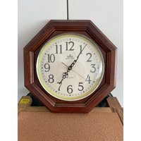 Meister Anker Vintage Wanduhr, Große Hölzerne Wanduhr Mit Achteckigem Rahmen Aus Der Mitte Des Jahrhunderts, Hergestellt in West Deutschland von ZephyrVintageShop