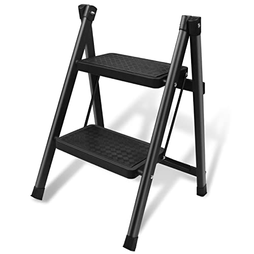 Trittleiter 2 Stufen Klappbar, Leiter Klapptritt, Stahl Klappleiter bis 250 kg, Stufenleiter Klappbar Tritthocker rutschfeste Haushaltsleiter, Klein und Kompakt, Schwarz von Zhiwei