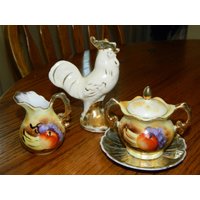 Creamy White & Gold Hahn ~ Und A 4 Stück Vintage Zucker, Kaffeesahne Untertasse Eingestellt The Set Hat Ein Obst-Dekor Alle Hohen Beleuchtet In von ZiggyzAttic
