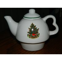 Ein Vintage | Klein-Weihnachtsbaum-Teekanne. Sammlerstück Weihnachten Teekanne Für Die Anzeige Oder Eine Schöne Kanne Zu Ihrem Lieblings-Tee In Ein Vintage | Klein-Weihnachtsbaum-Teekanne. Sammlerstück Weihnachten Teekanne Für Die Anzeige Oder Eine Schöne Kanne Zu Ihrem Lieblings-Tee In von ZiggyzAttic