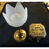 Eine Tulpe Geformt Messing Kerzenhalter ~ Eine Kleine Scharnier Cricket Box W/Deckel Schmuckstück Schmuck Halter Schatztruhe Andenken-Box von ZiggyzAttic